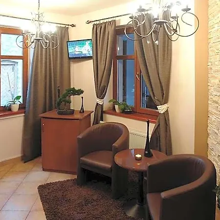 Pod Hradom فندق
