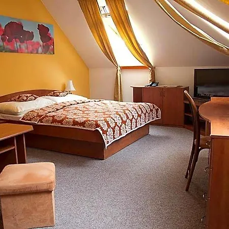 Pod Hradom Hotel Trencin