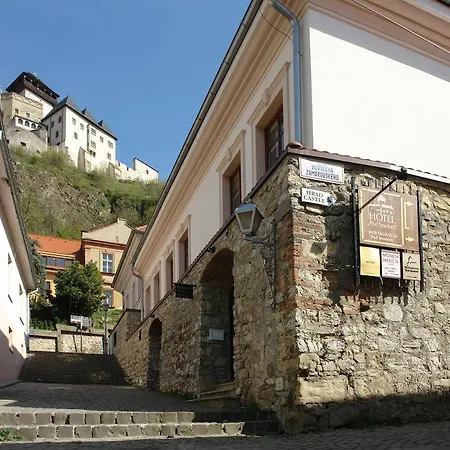 Pod Hradom 3* Trenčín